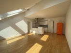 Wohnen, Essen - Dachgeschosswohnung mit Altbau Charakter und kleiner Terrasse im Zentrum