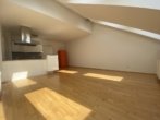Wohnen, Essen - Dachgeschosswohnung mit Altbau Charakter und kleiner Terrasse im Zentrum