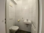 WC - Dachgeschosswohnung mit Altbau Charakter und kleiner Terrasse im Zentrum