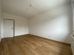 Schlafzimmer Nord - Renovierte 3-Zimmer-Wohnung im 3. Stock