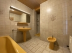 Bad - Wohn(t)raum zum Gestalten: 2-Zimmer-Wohnung mit Westloggia und Blick über die Stadt