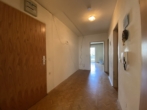 Diele - Wohn(t)raum zum Gestalten: 2-Zimmer-Wohnung mit Westloggia und Blick über die Stadt