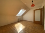 Schlafzimmer - Wohn(t)raum zum Gestalten: 2-Zimmer-Wohnung mit Westloggia und Blick über die Stadt