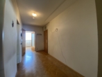 Diele - Wohn(t)raum zum Gestalten: 2-Zimmer-Wohnung mit Westloggia und Blick über die Stadt