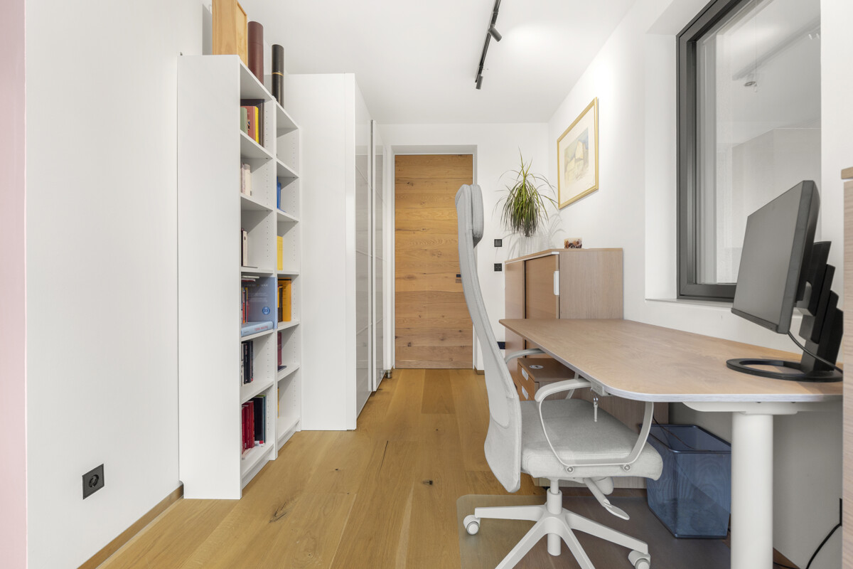 Gästezimmer, Büro EG