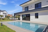 Pool - Neues Einfamilienhaus im High-End-Segment