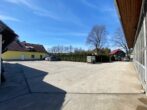Kleine Lagerhalle mit Flugdach und Freilagerfläche im Gewerbepark, verkehrsgünstige Lage Nähe Klagenfurt - Parken Besucher