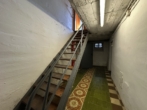 Treppe in den Keller - Charmante Liegenschaft mit Gestaltungspotenzial