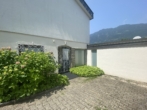 Hof, Parkplatz - Ein Haus am See