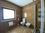 Bad OG, noch im Umbau - Seehaus zur Dauermiete – privater Steg & Garten, direkt am Ossiacher See