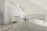 Bad - Repräsentative Penthousewohnung in stilvoller Ringstraßen-Villa