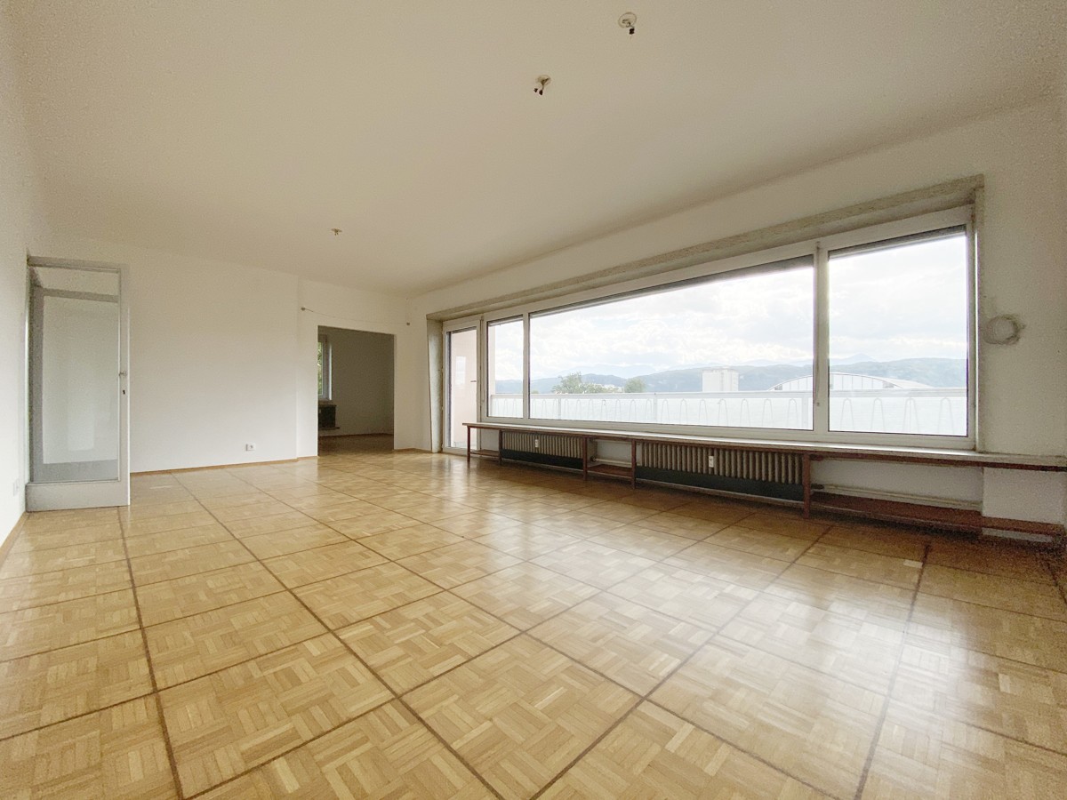 Ganz oben - Großzügige 3-Zimmer-Wohnung im 3. OG, 10 m² Süd-Loggia