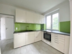 Küche - Ganz oben – Großzügige 3-Zimmer-Wohnung im 3. OG, 10 m² Süd-Loggia